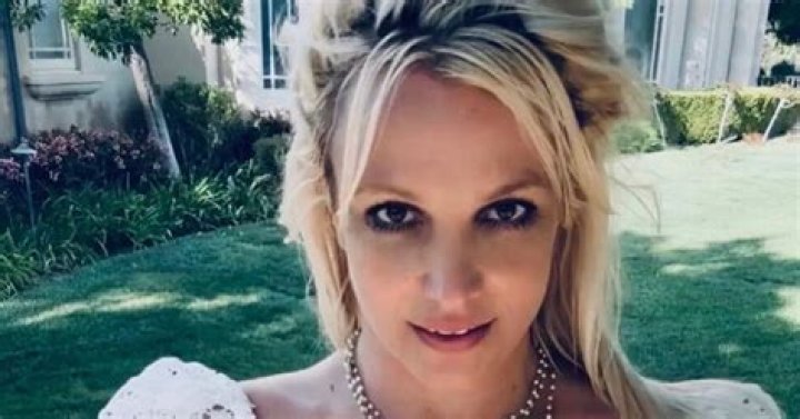 
Britney Spears’ Bizarre Instagram Video Leaves Fans Concerned 