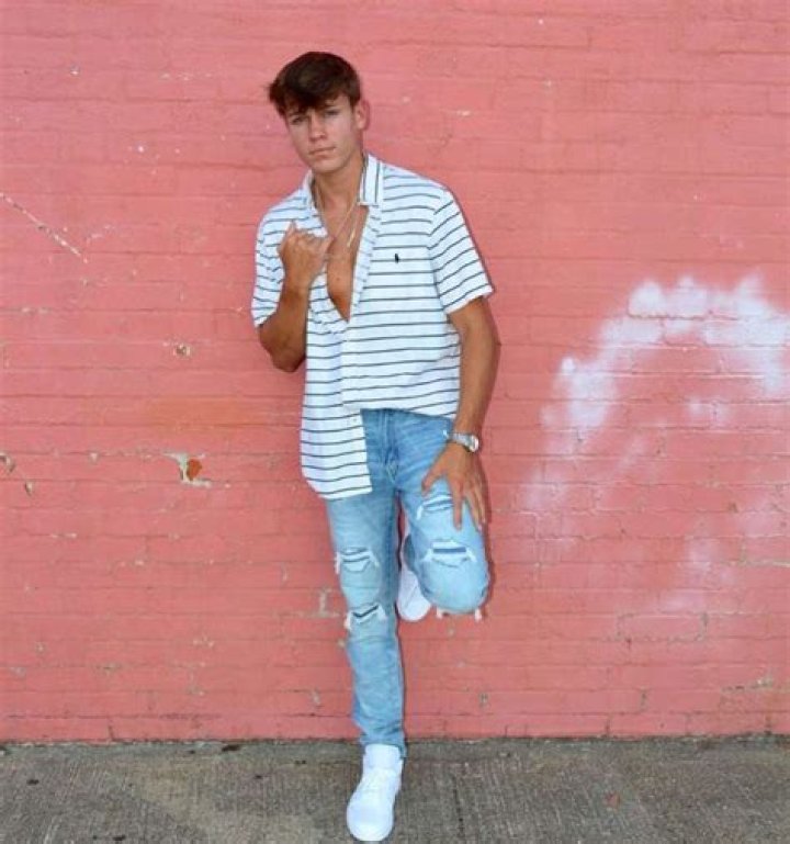 
Cade Blackmon Height, Weight, Net Worth, Age, Birthday, Wikipedia, Who, Nationality, Biography 