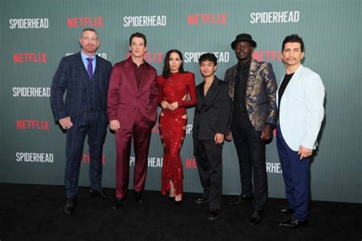 
Cast of Spiderhead Daniel Reader Is A Family Man; Find Out More About His Wife, Anna Kelly, And Their Children 