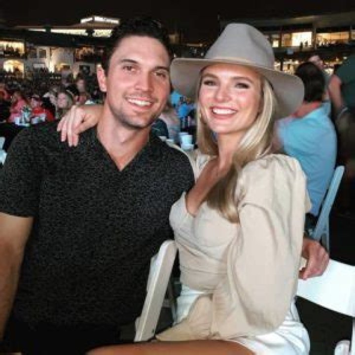 Does Adam Frazier Have A Wife? His Relationship Status Explored