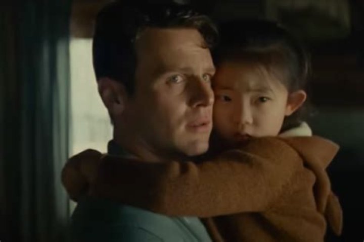 
“Giving away a lot”: Netizens not impressed with M. Night Shyamalan’s new Knock At The Cabin trailer 