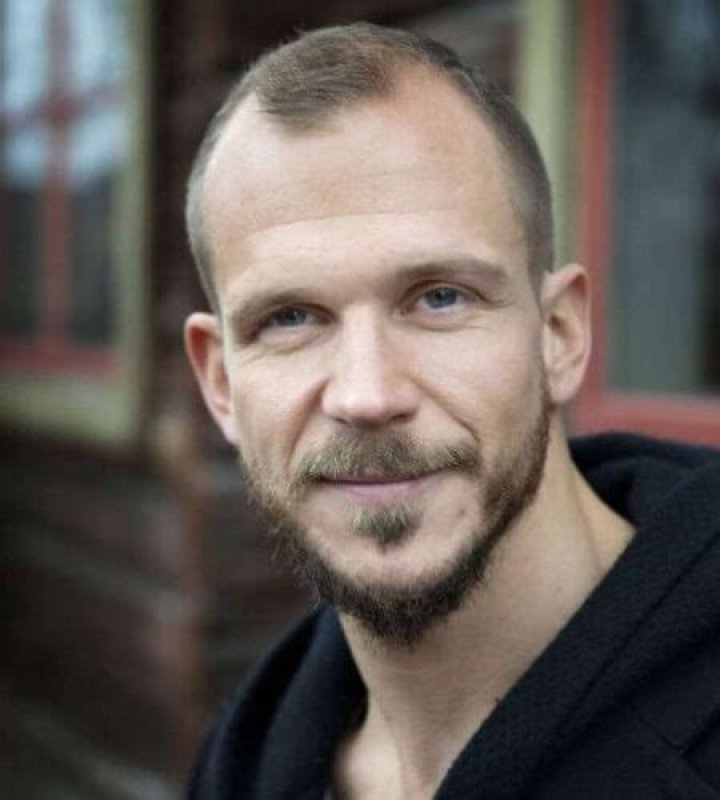 Gustaf Skarsgard Height, Weight, Net Worth, Age, Birthday, Wikipedia, Who, Nationality, Biography
