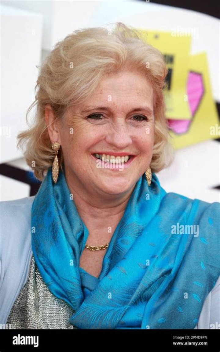 Hilary Amanda Jane Height, Weight, Net Worth, Age, Birthday, Wikipedia, Who, Nationality, Biography