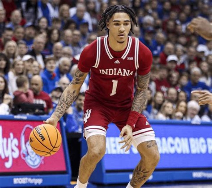 Jalen Hood-Schifin Height, Weight, Net Worth, Age, Birthday, Wikipedia, Who, Nationality, Biography