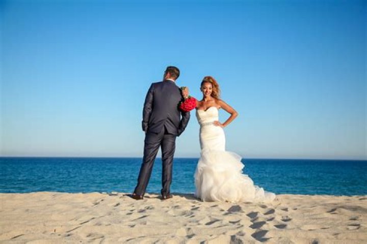 Janelle Casanave Height, Weight, Net Worth, Age, Birthday, Wikipedia, Who, Instagram, Biography