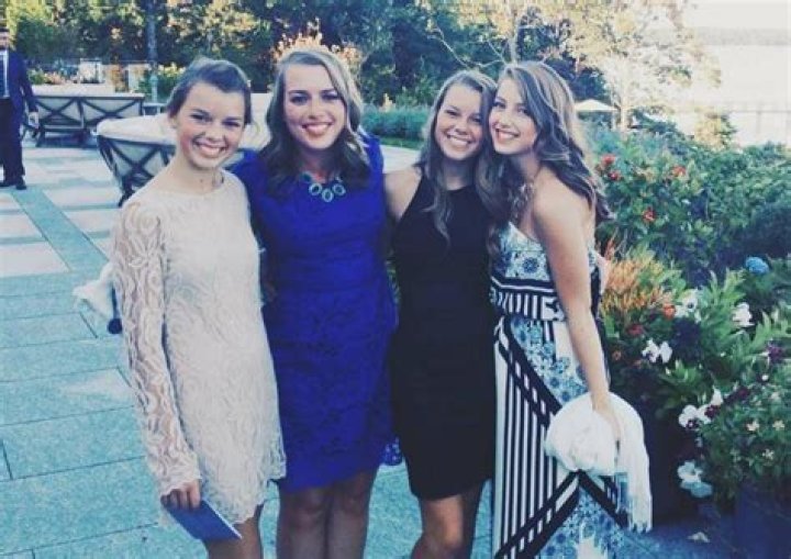 
Joe Keery’s Siblings: How Many Sisters Does He Have? Let’s Investigate 