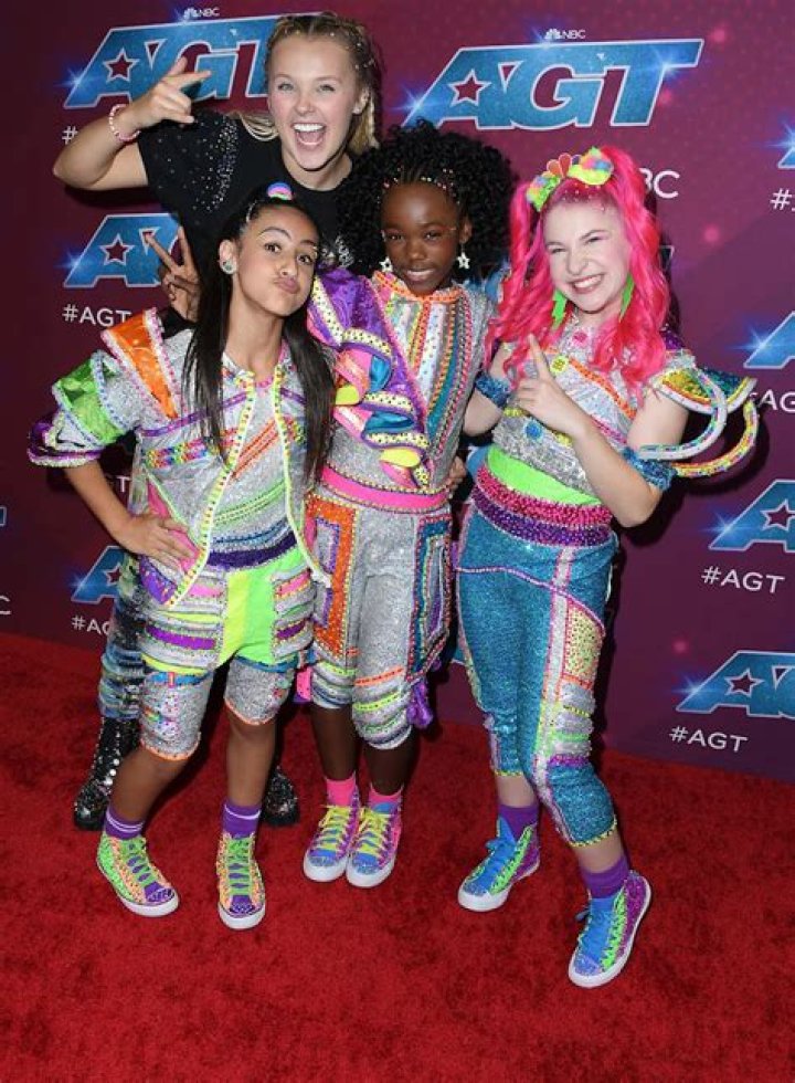 
JoJo Siwa Says Abby Lee Miller Still Gives Her Choreography Advice ‘All the Time’ 