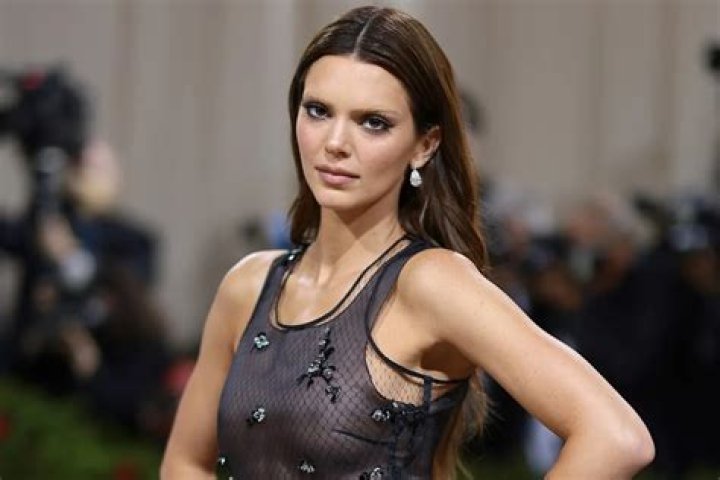 
Kendall Jenner Shares ‘Mortifying’ Moment of Peeing in an Ice Bucket on the Way to the Met Gala 