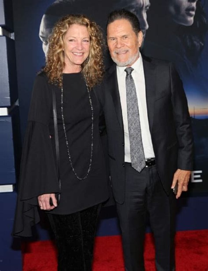 Leslie Bryans Height, Weight, Net Worth, Age, Birthday, Wikipedia, Who, Nationality, Biography