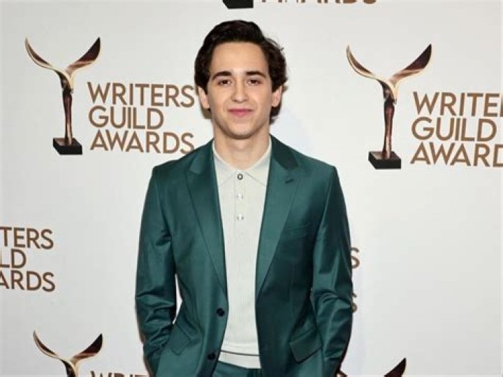 Luis Hernandez Height, Weight, Net Worth, Age, Birthday, Wikipedia, Who, Instagram, Biography