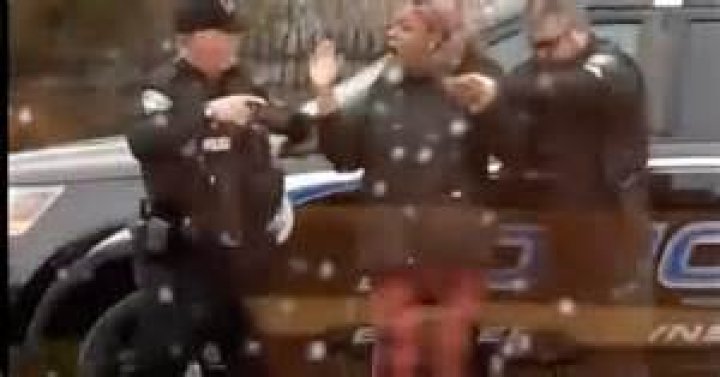 
Ohio Police Sergeant Seen on Video Repeatedly Punching Woman in Face After Dispute at McDonald’s 