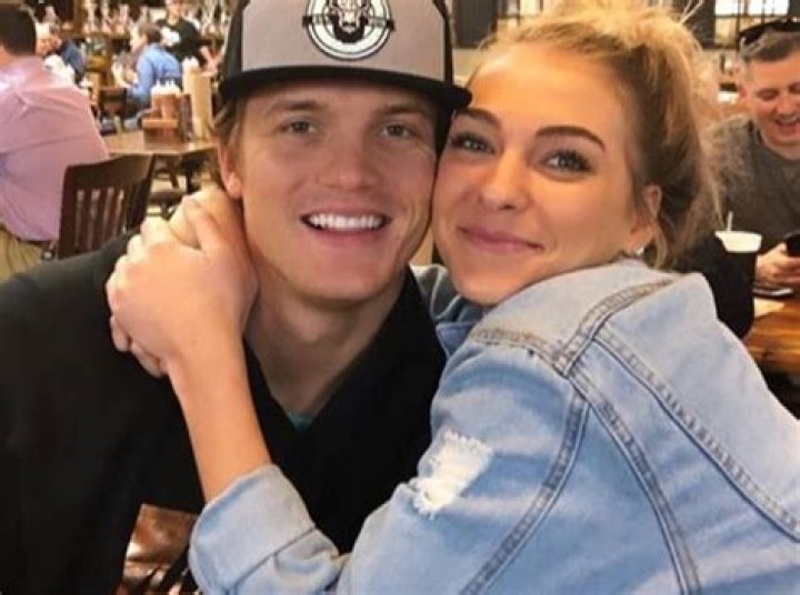Parker McCollum is Married to Wife: Hailie Ray Light. Kids.