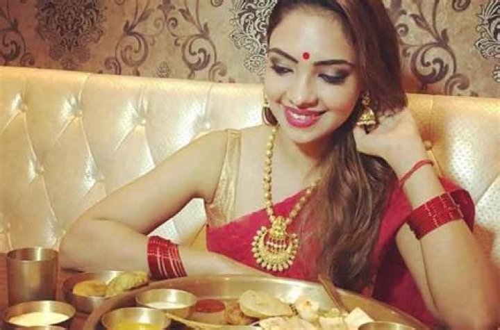 Pooja Banerjee Height, Weight, Net Worth, Age, Birthday, Wikipedia, Who, Nationality, Biography