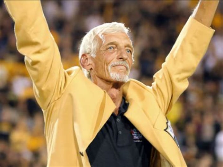 
Ray Guy Net Worth 2022: Wife Beverly Guy And Family Of 2 Kids 