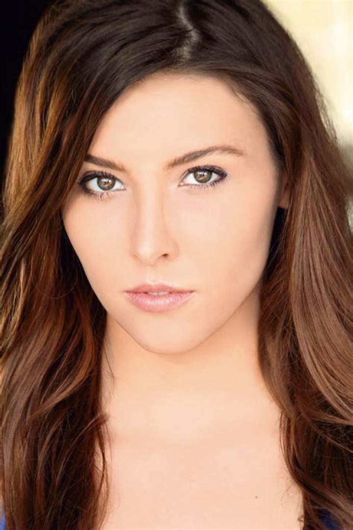 
Rebecca Lee Robertson Height, Weight, Net Worth, Age, Birthday, Wikipedia, Who, Nationality, Biography 