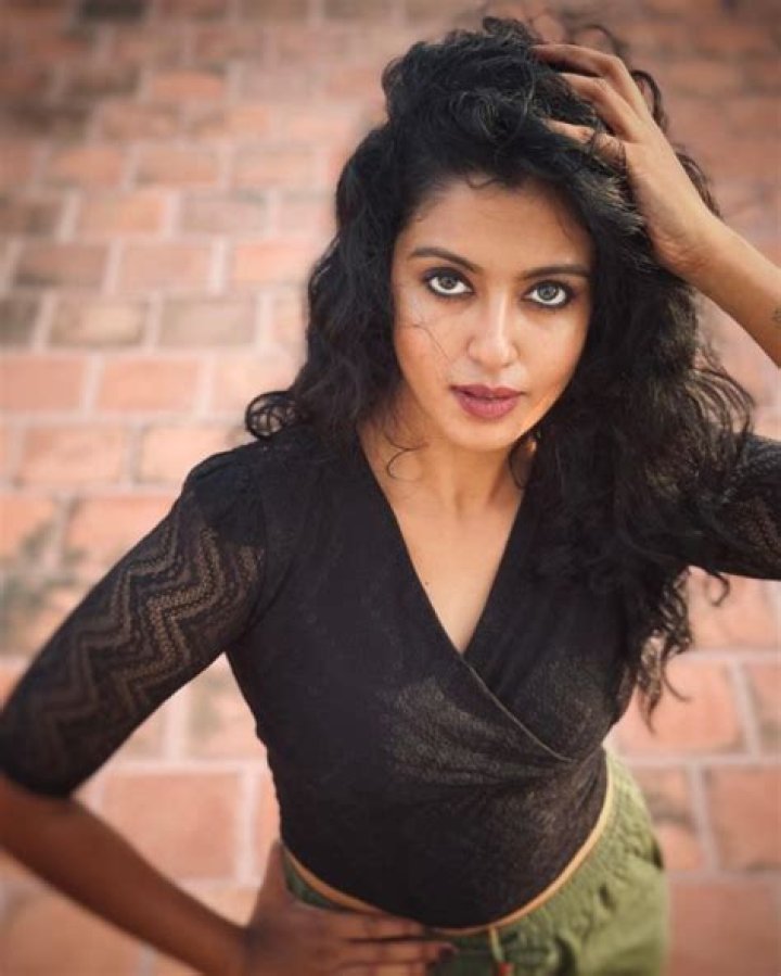 Roshni Haripriyan Height, Weight, Net Worth, Age, Birthday, Wikipedia, Who, Nationality, Biography