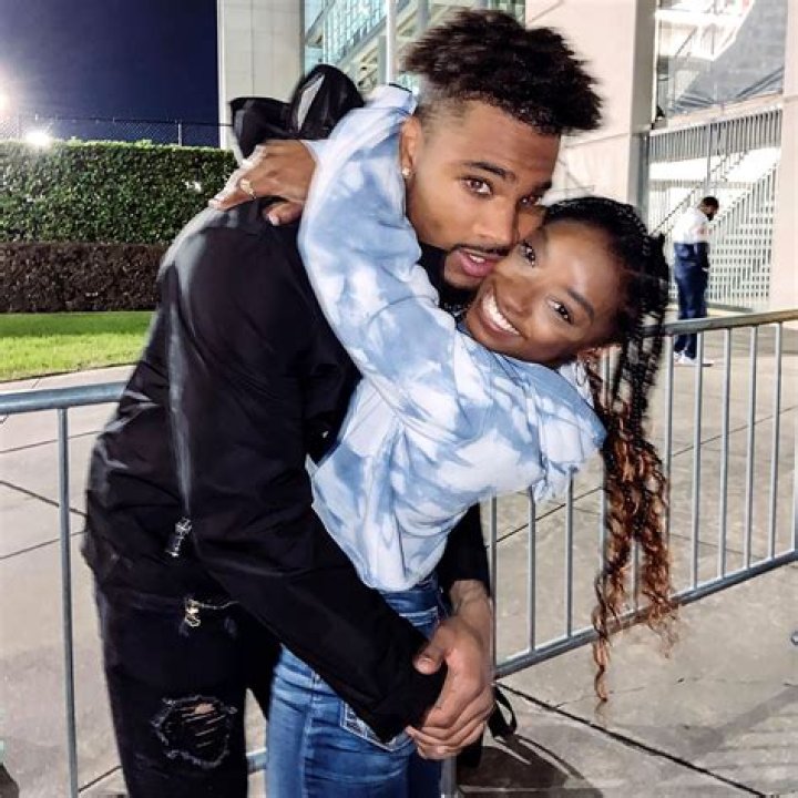 
Simone Biles and Jonathan Owens: Relationship timeline 