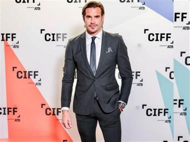 Stephen Huszar Height, Weight, Net Worth, Age, Birthday, Wikipedia, Who, Instagram, Biography