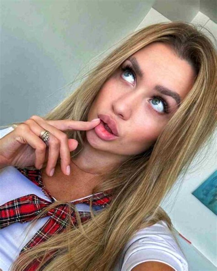 
Suzannah Smith Height, Weight, Net Worth, Age, Birthday, Wikipedia, Who, Nationality, Biography 