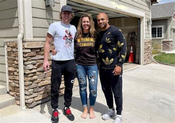 Suzanne Ekeler-Adams, Austin Ekeler Mother, Father & Parents Facts