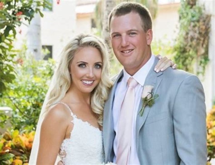 Tom Hoge Wife Kelly Hoge – Career Earnings And Net Worth [ Update 2022 ]
