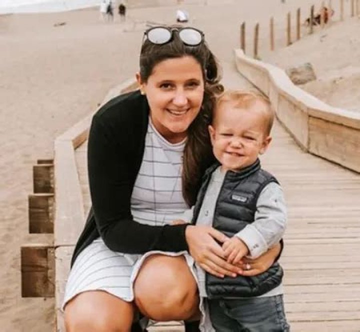 Tori Roloff Height, Weight, Net Worth, Age, Birthday, Wikipedia, Who, Nationality, Biography