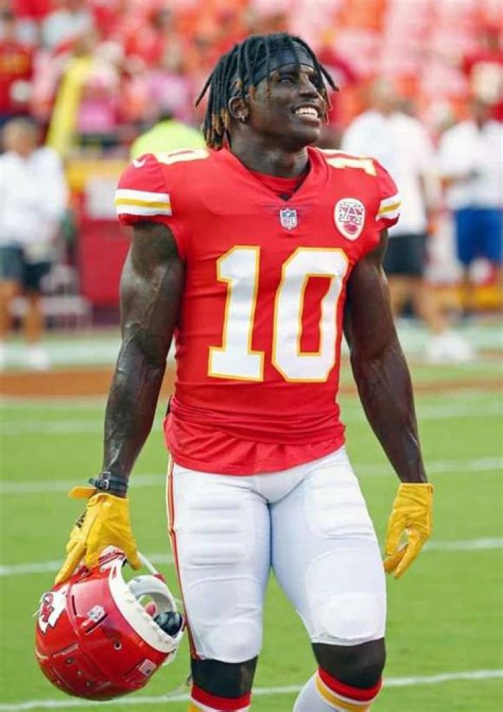 Tyreek Hill Height, Weight, Net Worth, Age, Birthday, Wikipedia, Who, Nationality, Biography