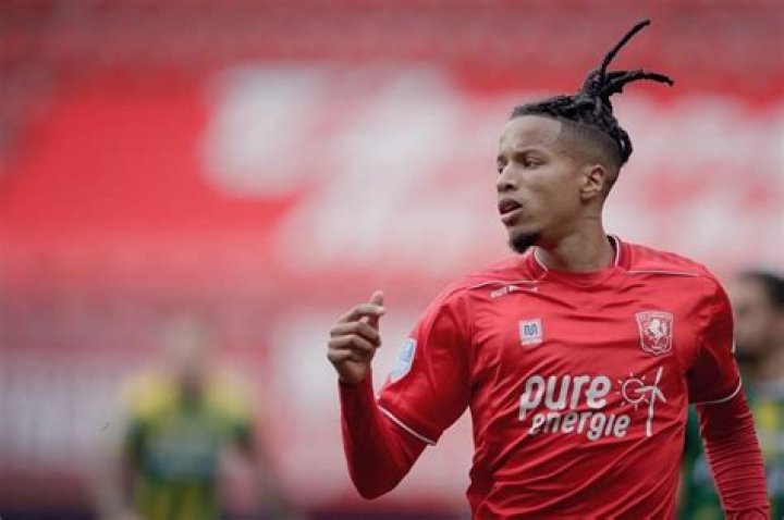 
Tyronne Ebuehi Height, Weight, Net Worth, Age, Birthday, Wikipedia, Who, Instagram, Biography 