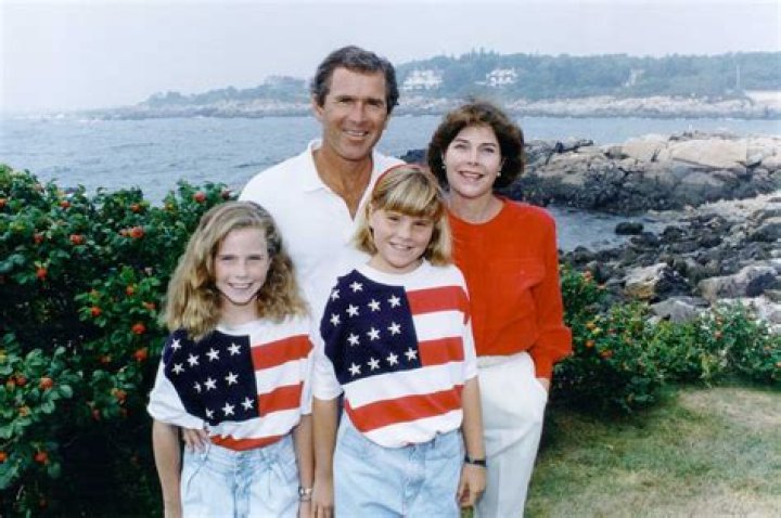 
Who are George Lazenbys Parents? George Lazenby Biography, Parents Name, Nationality and More 