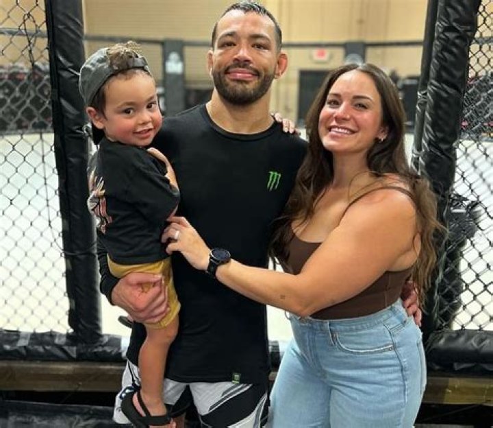
Who Is Dan Ige Wife Savannah Ige? Details About The MMA Fighter’s Family 