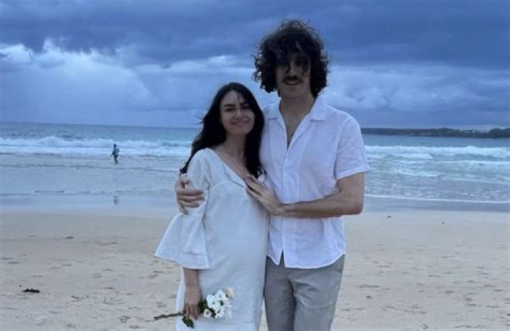 
Who Is Rupert Parry? Meet Singer Isabella Manfredi’s Partner 