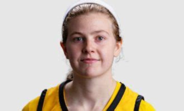 
Why is Molly Davis Not Playing? What Happened to Molly Davis? 